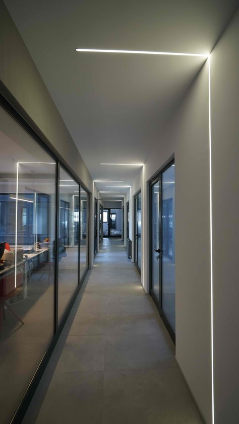 LED线条灯.jpg LED线条灯.jpg